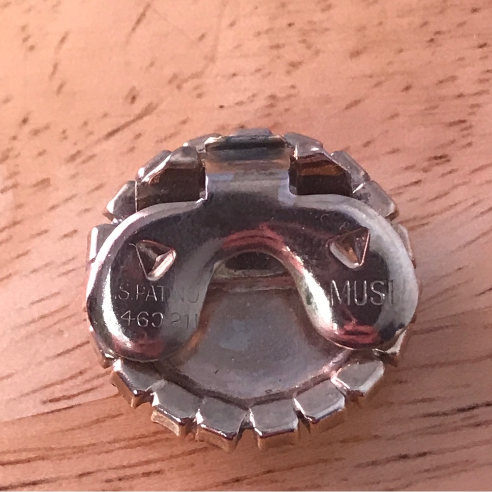 Musi Rhinestone Shoe Clips - Picture 8 of 11